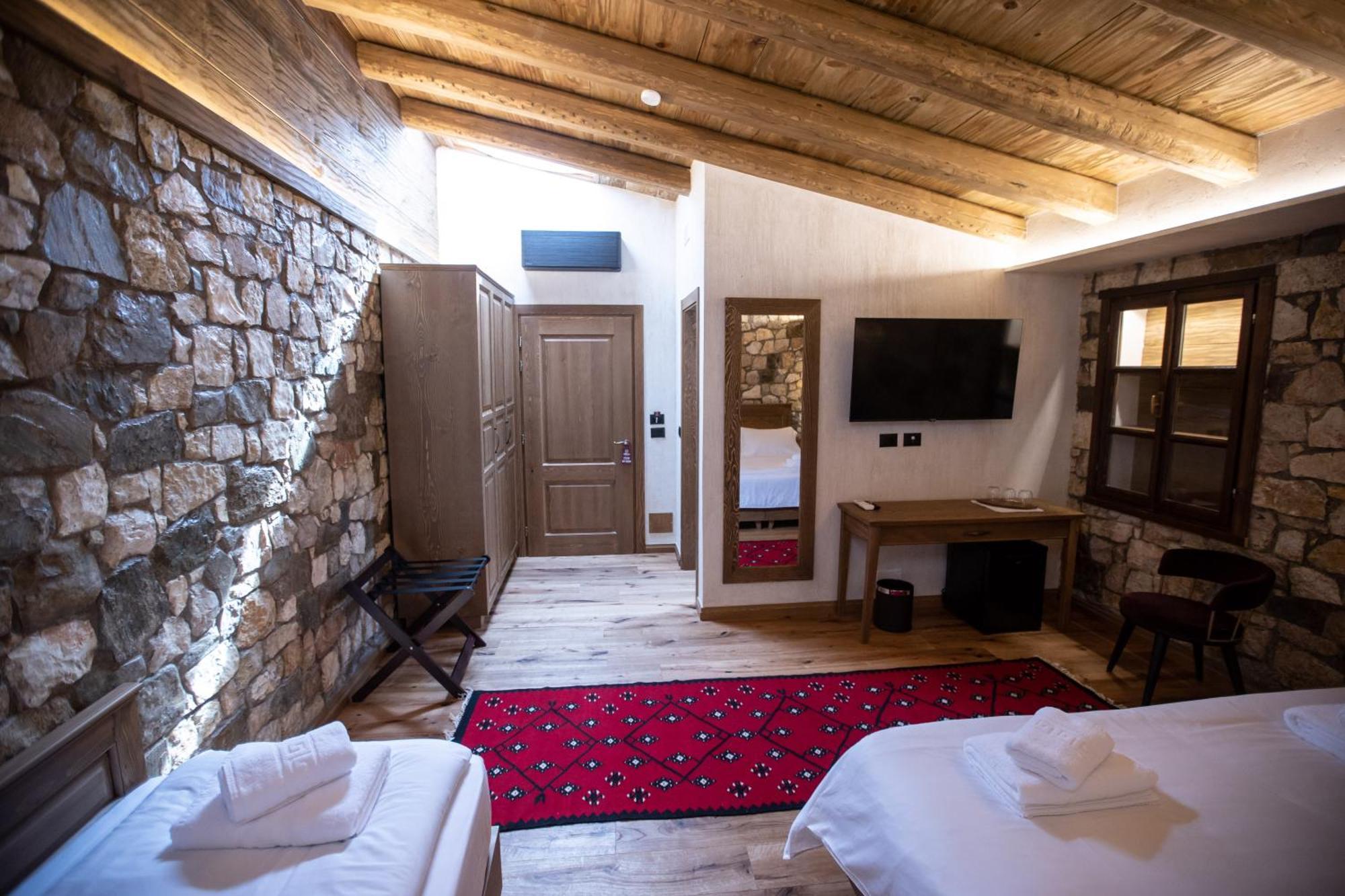 Vista Boutique Hotel Berat Buitenkant foto