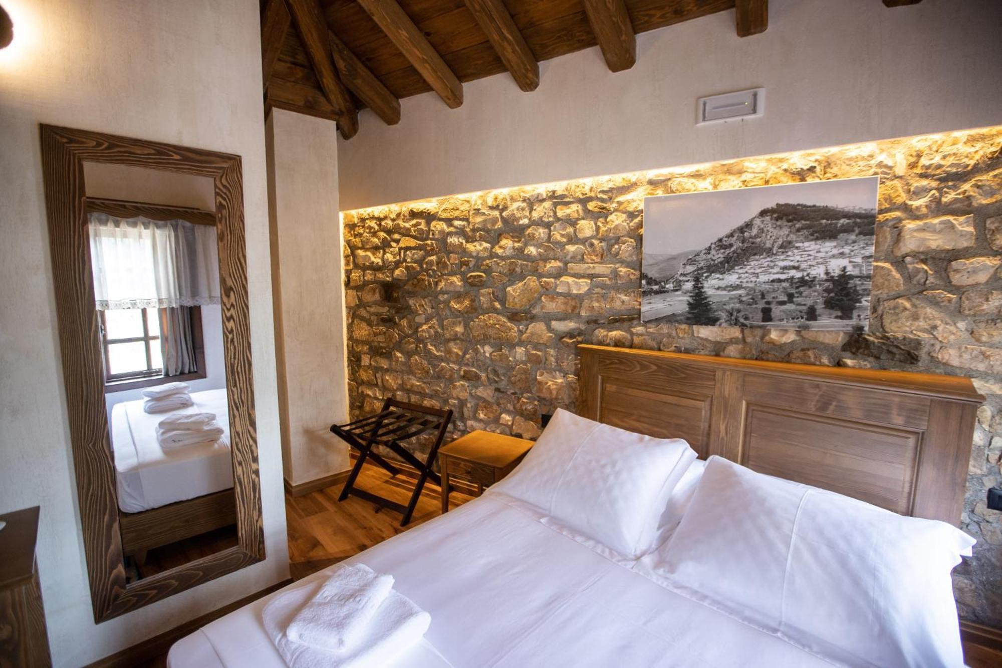 Vista Boutique Hotel Berat Buitenkant foto