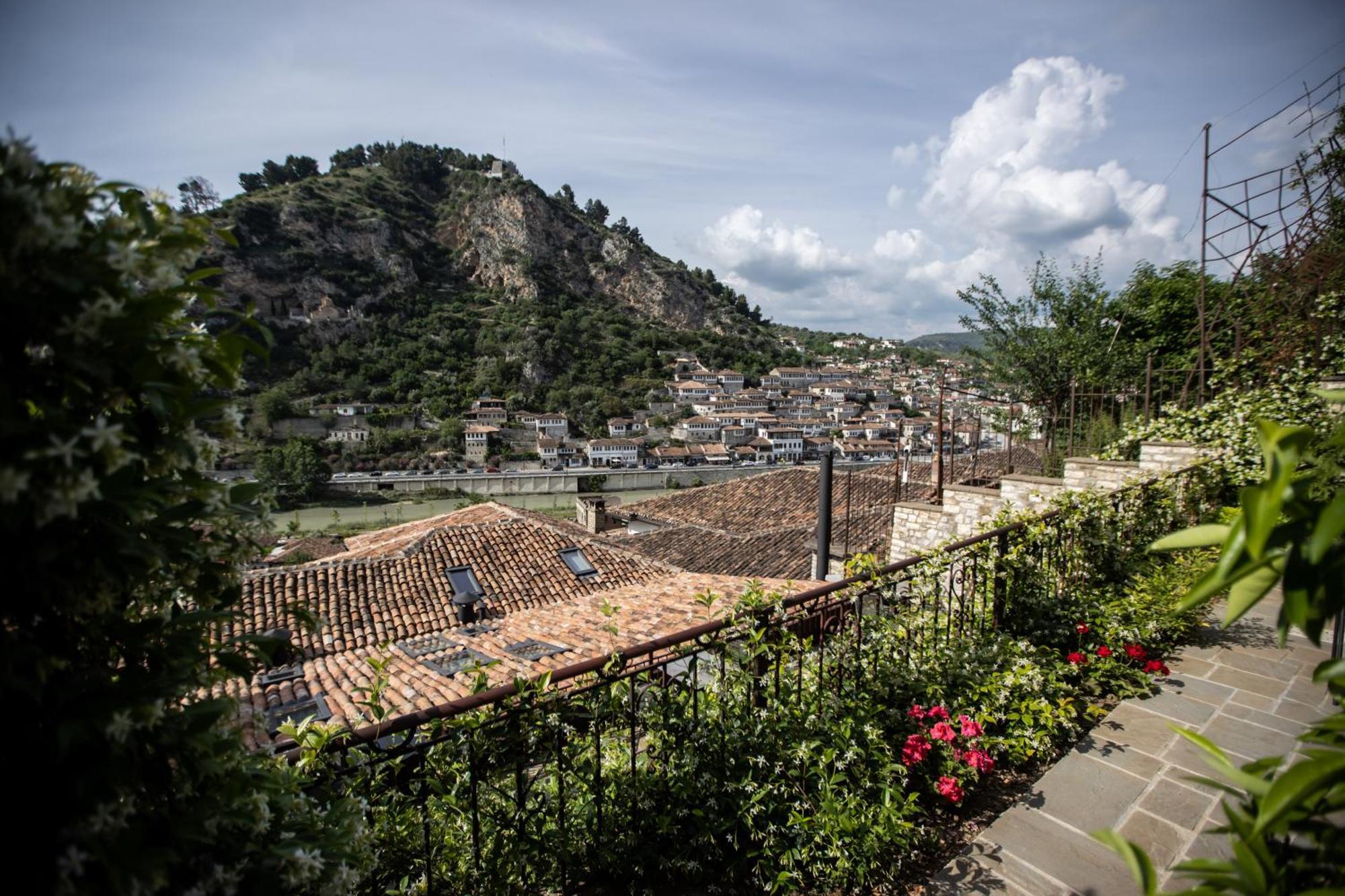 Vista Boutique Hotel Berat Buitenkant foto